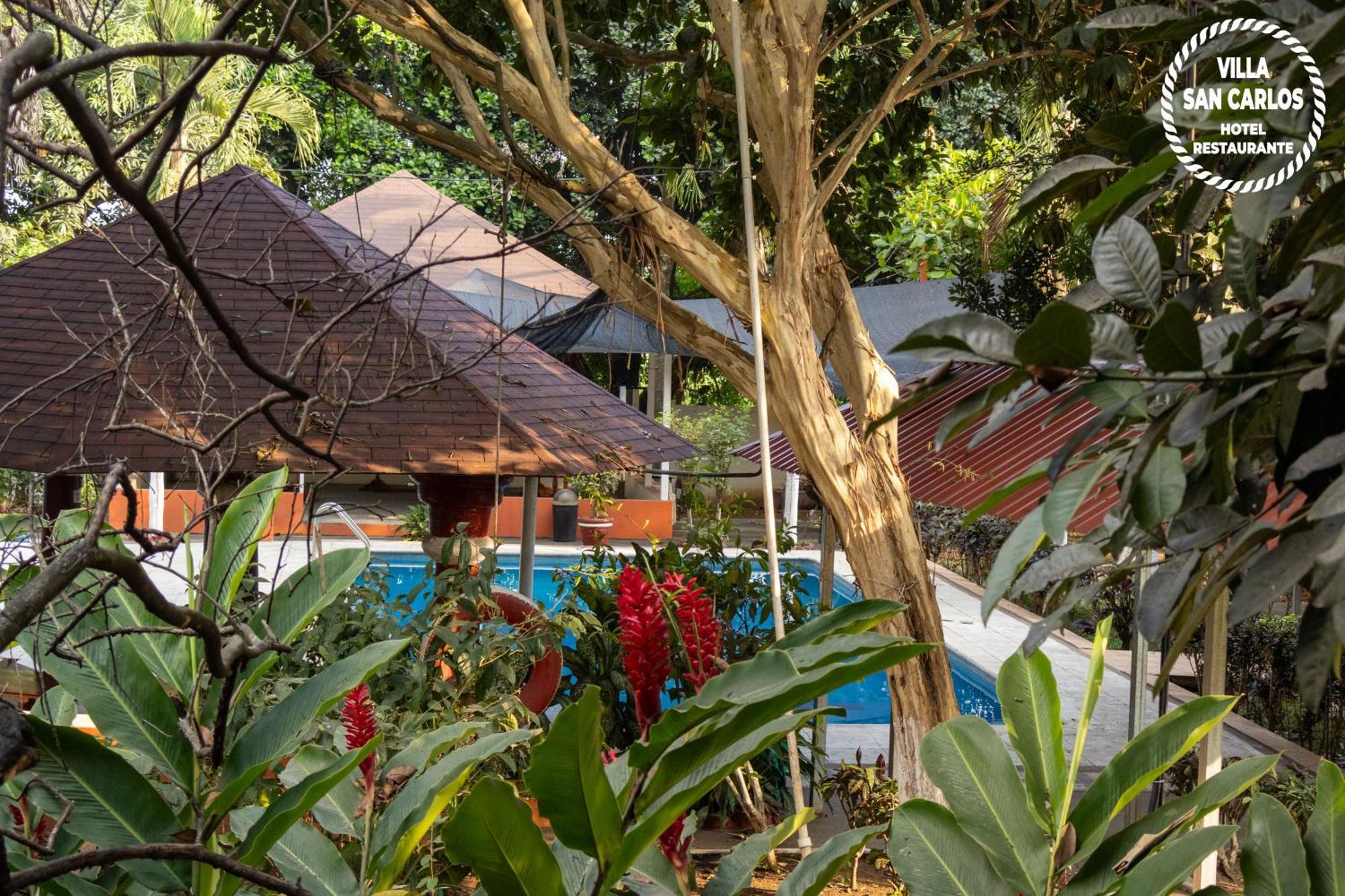 Villa San Carlos Retalhuleu Exterior photo